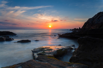 Fototapeta na wymiar sunset on the Basque coast 