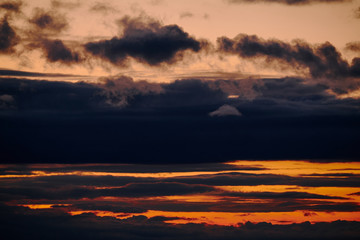 Obraz premium Timelapse of dark stormy sky with clouds at night