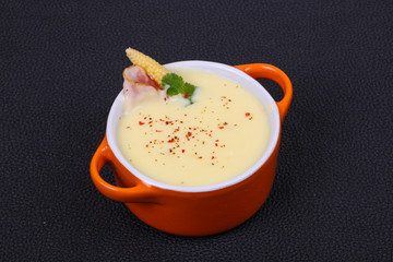 Cheese soup with bacon