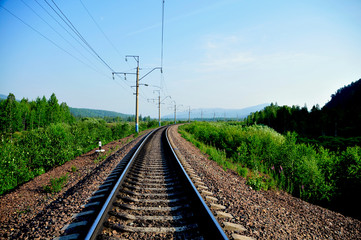 Eisenbahnlinie in der Taiga