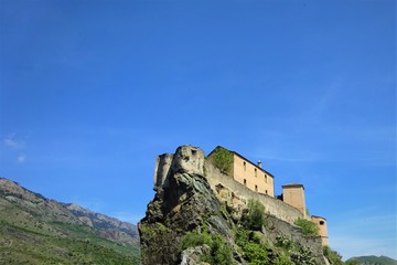 Fototapeta na wymiar Ancien Chateaux mediéval sur L'ile de Corse.