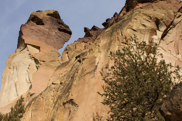 Fototapeta premium Monkey Face at Smith Rock state park in central Oregon