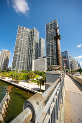 Naklejka premium Image of the brickle Bridge at downtown Miami