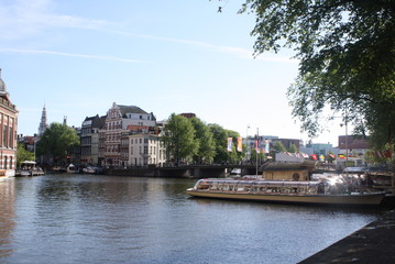 Naklejka premium Amsterdam canal boat river 