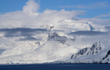 Fototapeta na wymiar Antarctic glacier