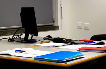  Teacher's office before the aula