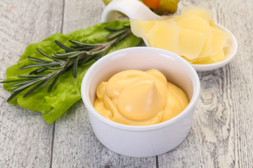 Cheese sauce in the bowl
