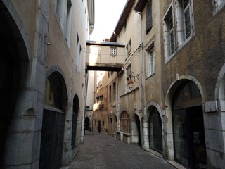 Fototapeta na wymiar Ville de Chambéry - rue basse du château