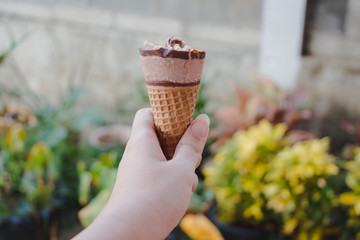 ice cream in the hand