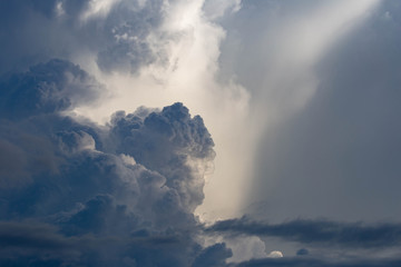 Fototapeta na wymiar Large rain clouds are forming larger before heavy rain.