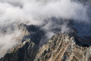 the Dai-Kiretto cliff to Mt. Yarigatake / 槍穂高縦走路 大キレットの夕暮れ