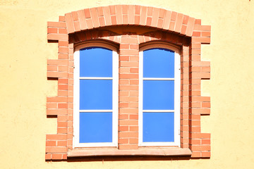 Obraz premium window, building, frame, color, colorful, old, wall, wooden, decoration, cement, street, ornament, red, blue, paint, door, abstract, decorative, retro, texture, design, architecture, close, city, home