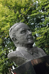 Fototapeta na wymiar Statue of Roel Reijntjes Beilen Netherlands