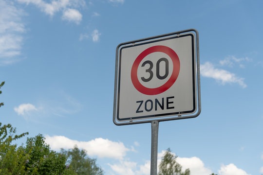 Schild Tempo 30-Zone
