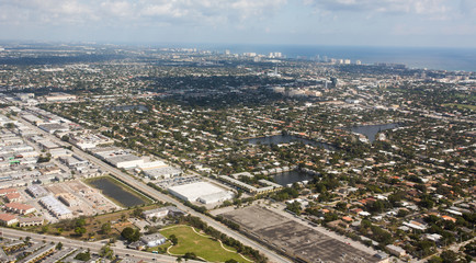 Obraz premium miami. florida state. Miami under the wing of the aircraftю Atlantic coast. Atlantic Ocean Beach