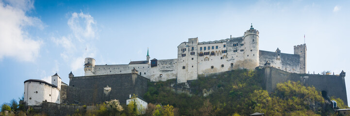 Fototapeta na wymiar Festung Hohensalzburg in der Stadt Salzburg - Panorama