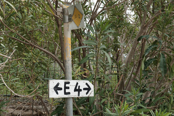 Route marker for the E4 long distance hiking trail in Crete