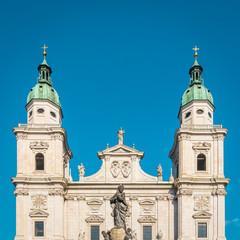 Fototapeta na wymiar Salzburger Dom in der Stadt Salzburg - Österreich