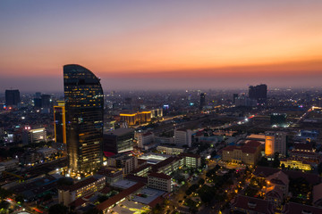 Obraz premium Landscape Phnompenh city from drone on the night