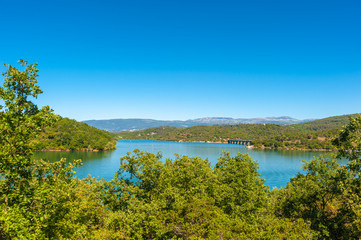 Fototapeta na wymiar Lake Saint-Cassien near Montauroux