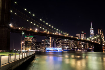 Fototapeta na wymiar Manhattan by night, from DUMBO, Brooklyn