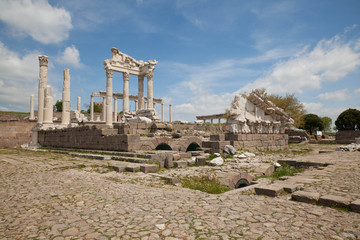 Asklepion Temple and amphitheater in Pergamon izmir Türkiye  - obrazy, fototapety, plakaty