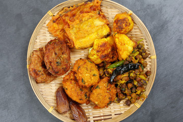 iftar set Piaju pakora beguni black chickpeas ghugni potato chop dates snack fried food