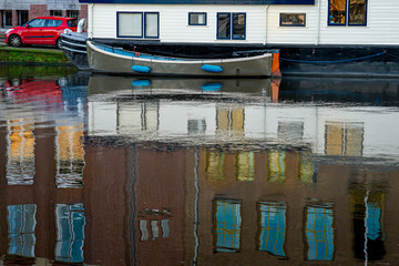 Fototapeta na wymiar Image of the canal boathouse in Leiden, Netherlands