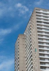 Fototapeta premium Gebäude Fassade an der Hafenstrasse in Hamburg Wohnungsmangel 