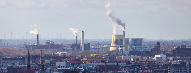 berlin cityscape buildings an power plant © Tobias Arhelger