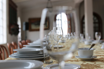 copa de vino sobre mesa elegante