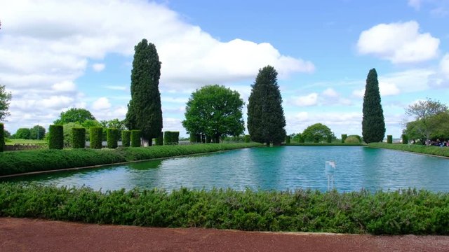 Tivoli Villa Adriana 4k Pecile pool horizontal panning on vast pond