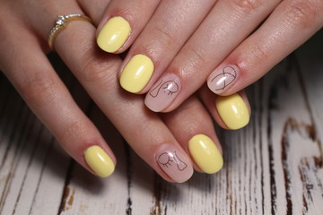 glamorous yellow manicure
