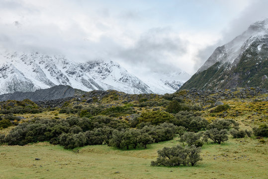 Hooker Valley in Mount Cook National Park, New Zealand