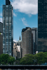 Fototapeta premium Midtown apartment buildings on east riverside view from Roosevelt Island