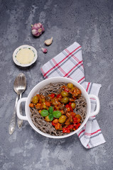 Buckwheat noodles with vegetables