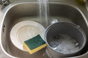 House work for housewives is washing dishes.
