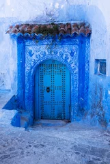 Arabische Tür im orientalischen Stil in Marokko © alimyakubov