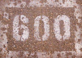 the numbers on the asphalt 600