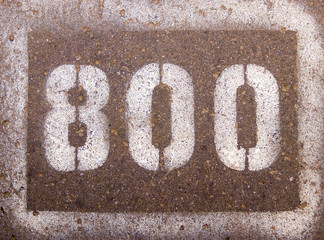 the numbers on the asphalt 800 - obrazy, fototapety, plakaty