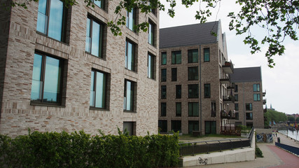 Moderne, urbane Architektur mit Ziegelsteinen, Bremen, Deutschland