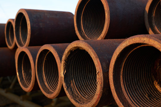 Pipes for drilling wells for oil and gas