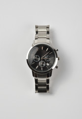 Metallic wristwatch