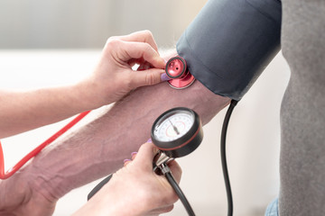 Blood pressure mesuring with sphygmomanometer