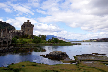 Fototapeta na wymiar Eilean Donan Castle in der Nähe von Dornie in Schottland