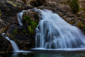 Obraz premium timeless flowing water in a small river