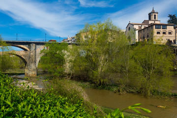 Fototapeta na wymiar Ancient bridge at Roda de Ter