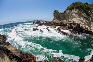 三浦半島毘沙門海岸の奇岩