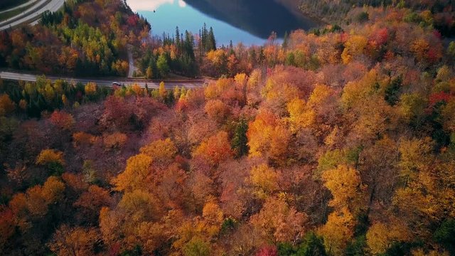 View of Echo Lake from Artist's Bluff in autumn aerial shot. Fall colours in Franconia Notch State Park. White Mountain National Forest, New Hampshire, USA