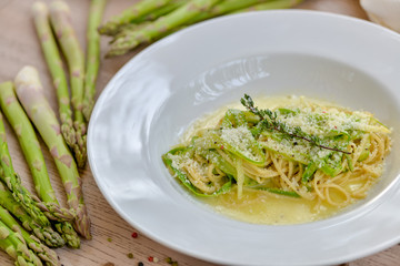 vegan pasta with asparagus